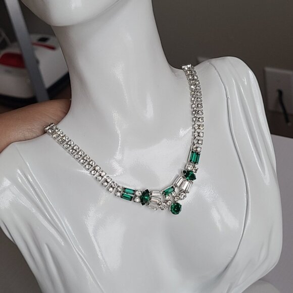 Vintage Royal Green Crystal Rhinestone Silver Tone Choker Evening Necklace - Picture 3 of 10